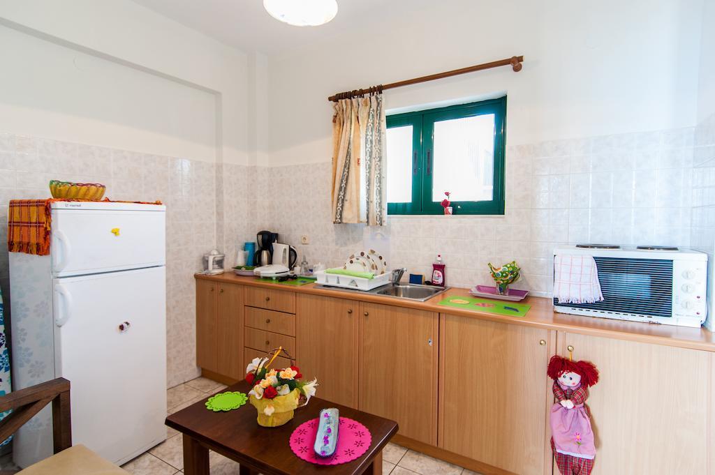 Karmiris Studios And Apartments Keri Room photo